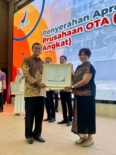PT Sasa Inti Raih Penghargaan Orang Tua Asuh UMKM Pangan dari BPOM RI