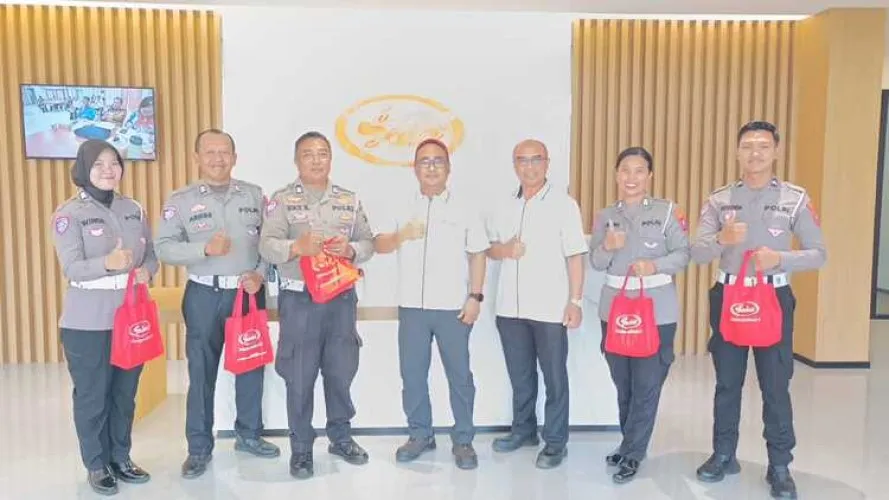 PT Sasa Inti Gelar Sosialisasi Safety Riding Bersama Satlantas Polres Probolinggo 