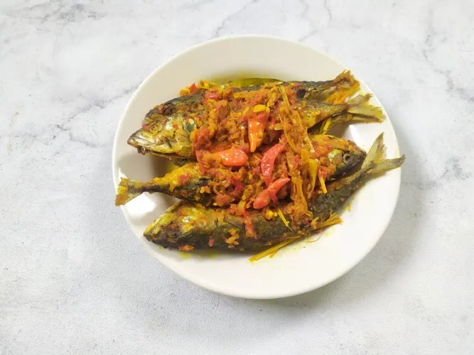 Resep Pesmol Ikan Kembung, Teman Makan Siang yang Bikin Nagih!