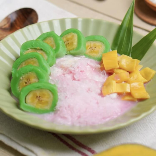 Es Pisang Ijo Khas Makassar