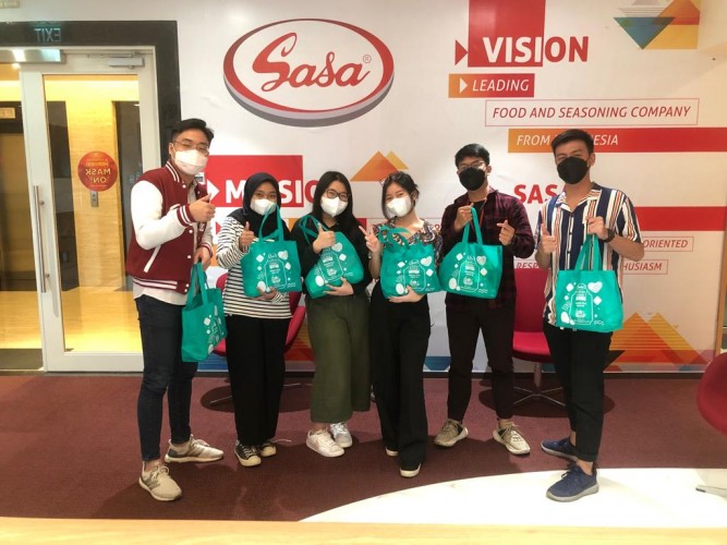 Keseruan Buka Bersama Karyawan Sasa
