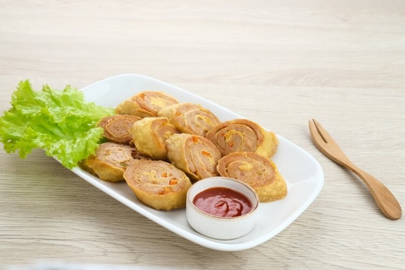 cara membuat egg roll