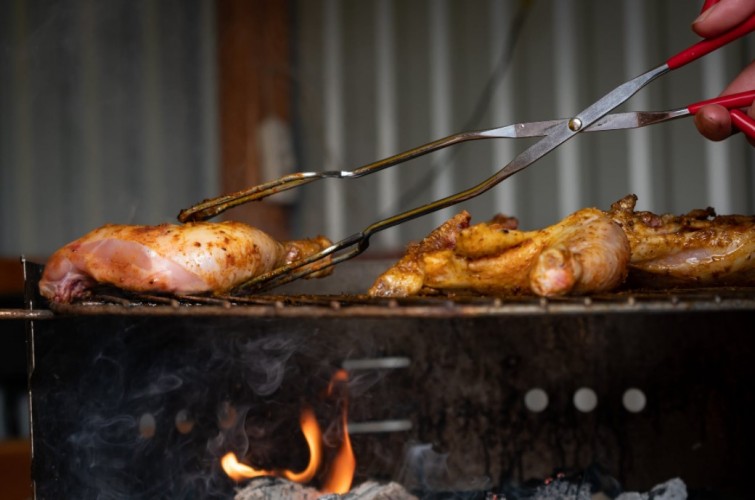 tips memasak ayam bakar agar tidak gosong